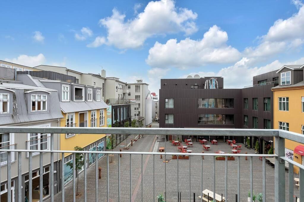 Luxury Penthous - 3 Bedroom - 2 Bath - Freeparking - Downtown Reykjavík Exterior photo