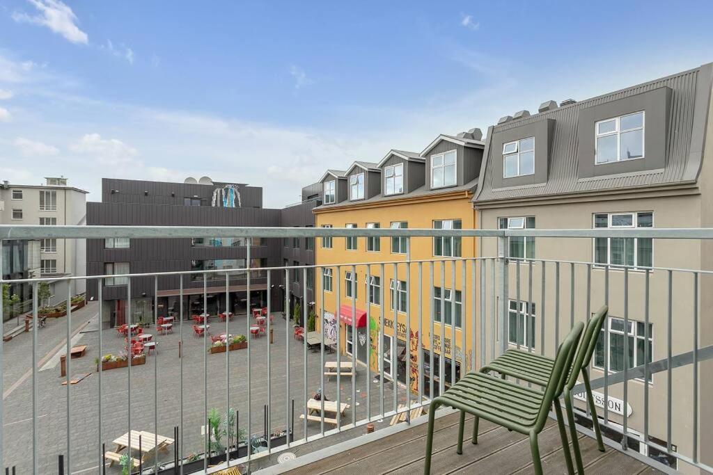 Luxury Penthous - 3 Bedroom - 2 Bath - Freeparking - Downtown Reykjavík Exterior photo
